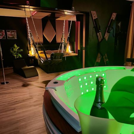 La Loveroom Bdsm De Nice " La Chambre Luxe Des Desirs " Extérieur photo