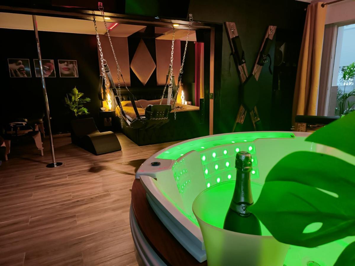 La Loveroom Bdsm De Nice " La Chambre Luxe Des Desirs " Extérieur photo