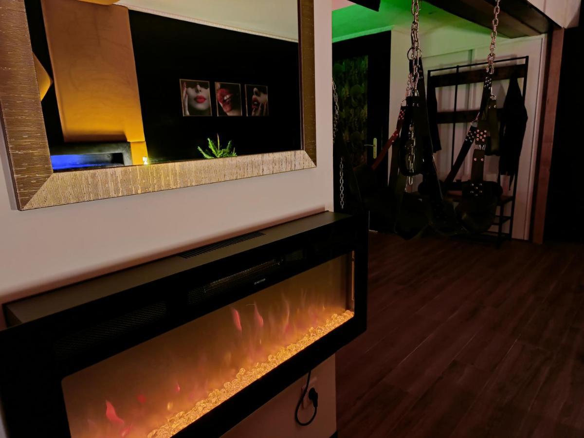 La Loveroom Bdsm De Nice " La Chambre Luxe Des Desirs " Extérieur photo