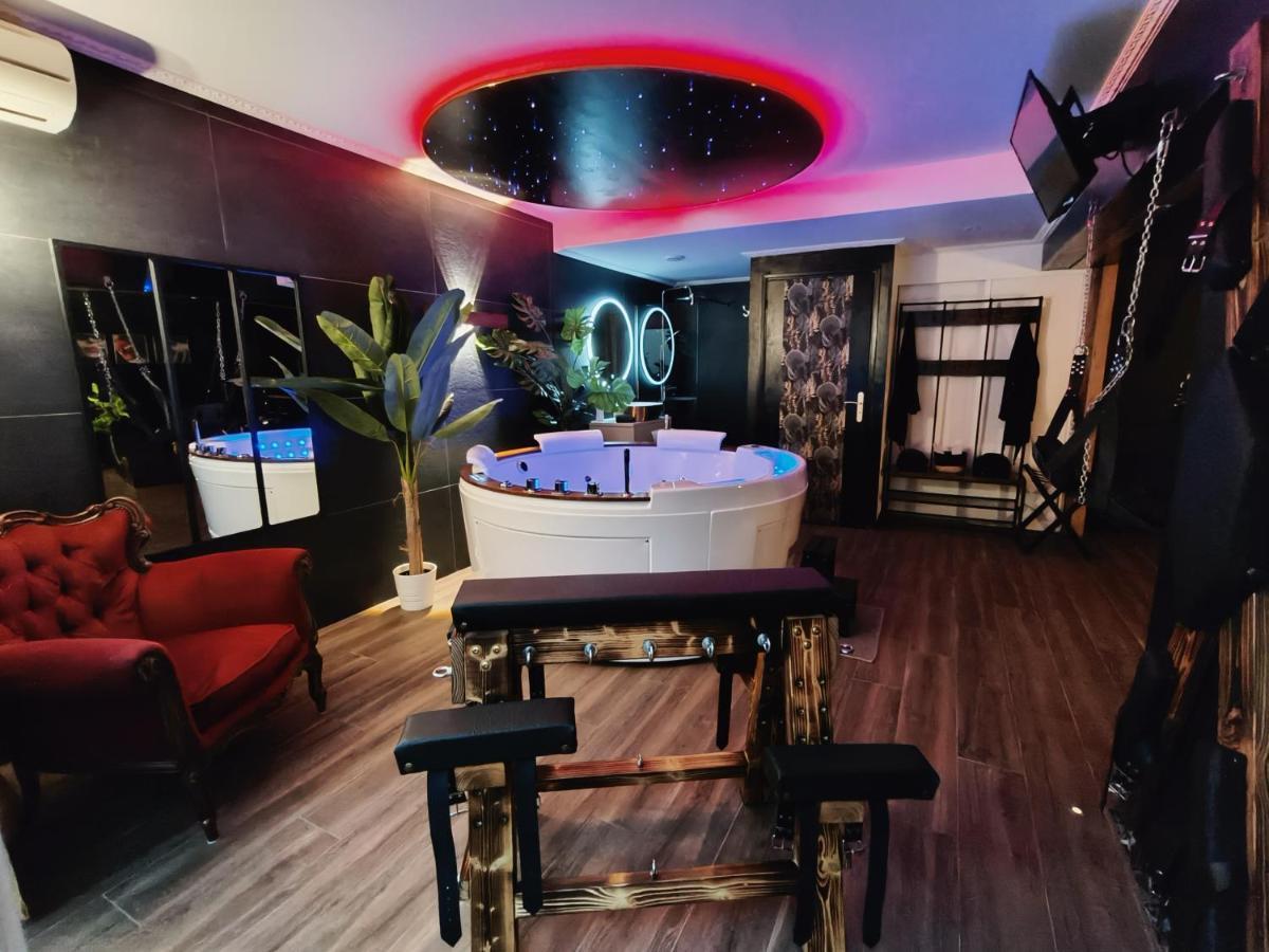 La Loveroom Bdsm De Nice " La Chambre Luxe Des Desirs " Extérieur photo