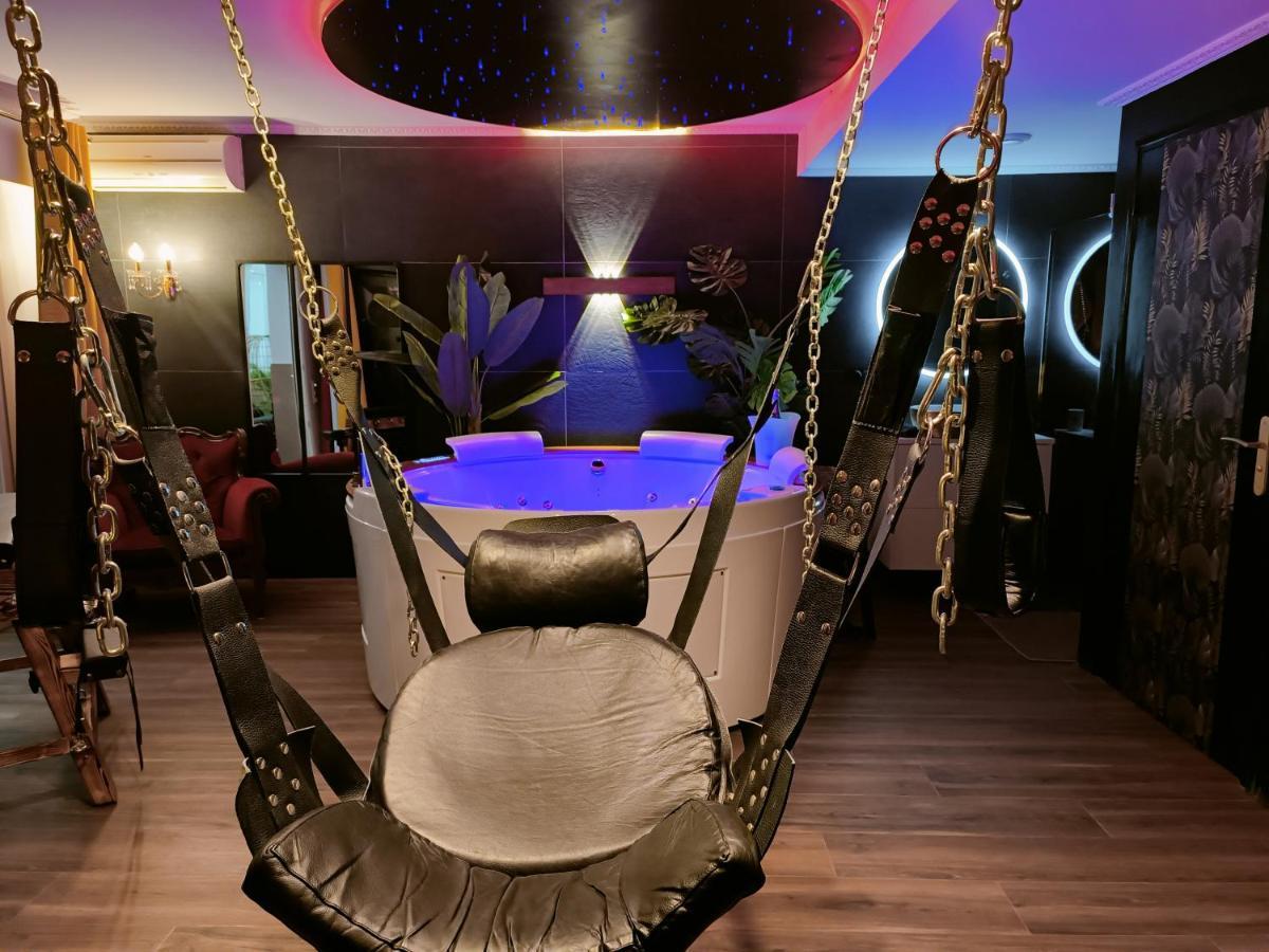 La Loveroom Bdsm De Nice " La Chambre Luxe Des Desirs " Extérieur photo