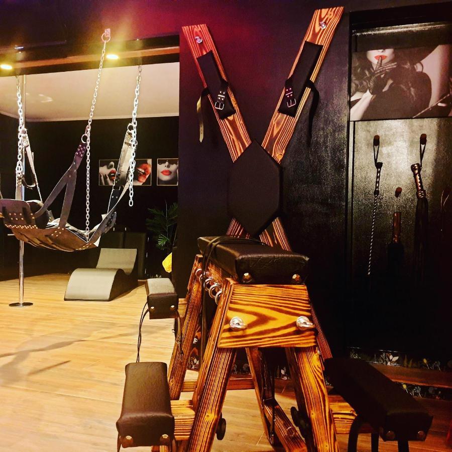 La Loveroom Bdsm De Nice " La Chambre Luxe Des Desirs " Extérieur photo